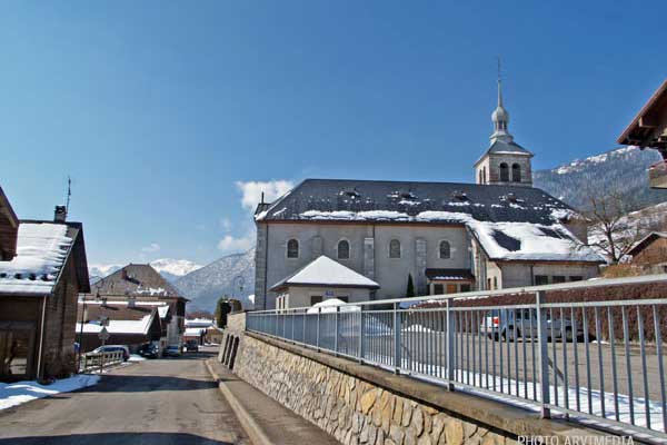 architecture savoyarde bâtiment religieux