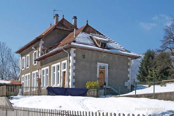 batiment administratif typique de Haute Savoie